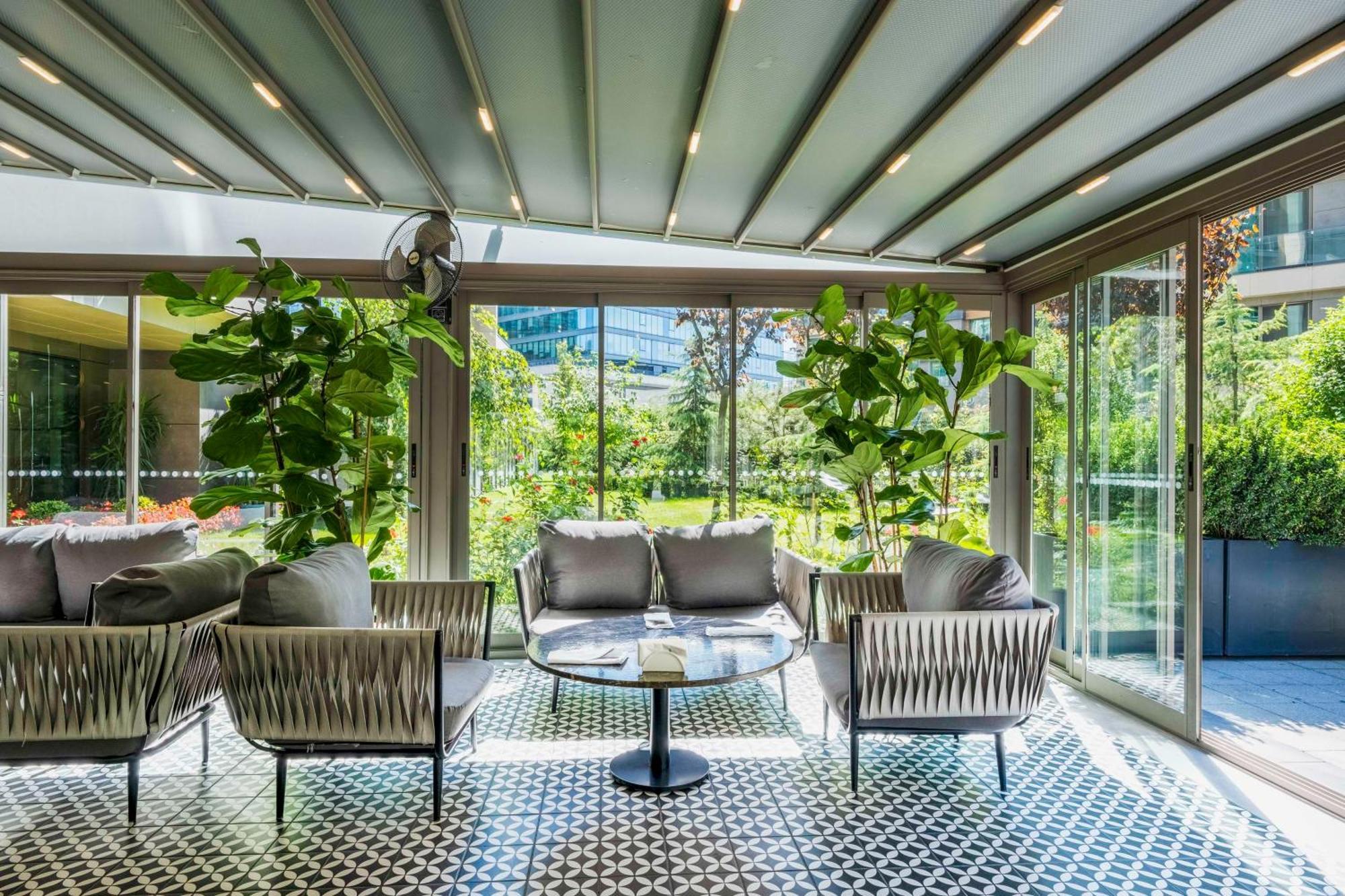 Radisson Residences VadИстанбул Екстериор снимка